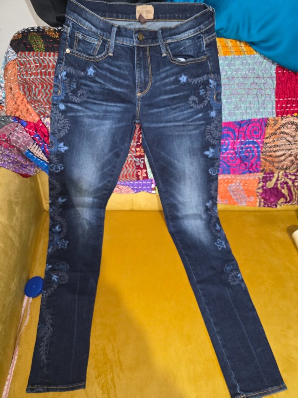 Driftwood size 24 embroidered jeans